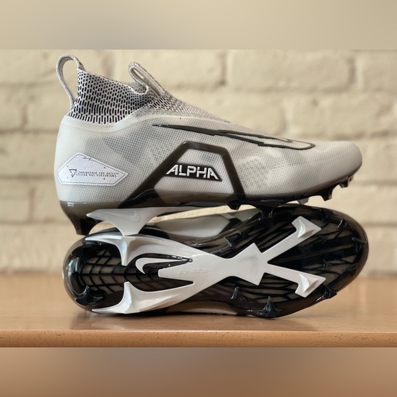 Nike Alpha Menace Elite 3 Football Cleats White/Black Men Size 12.5 DM1792-107 - Picture 1 of 10